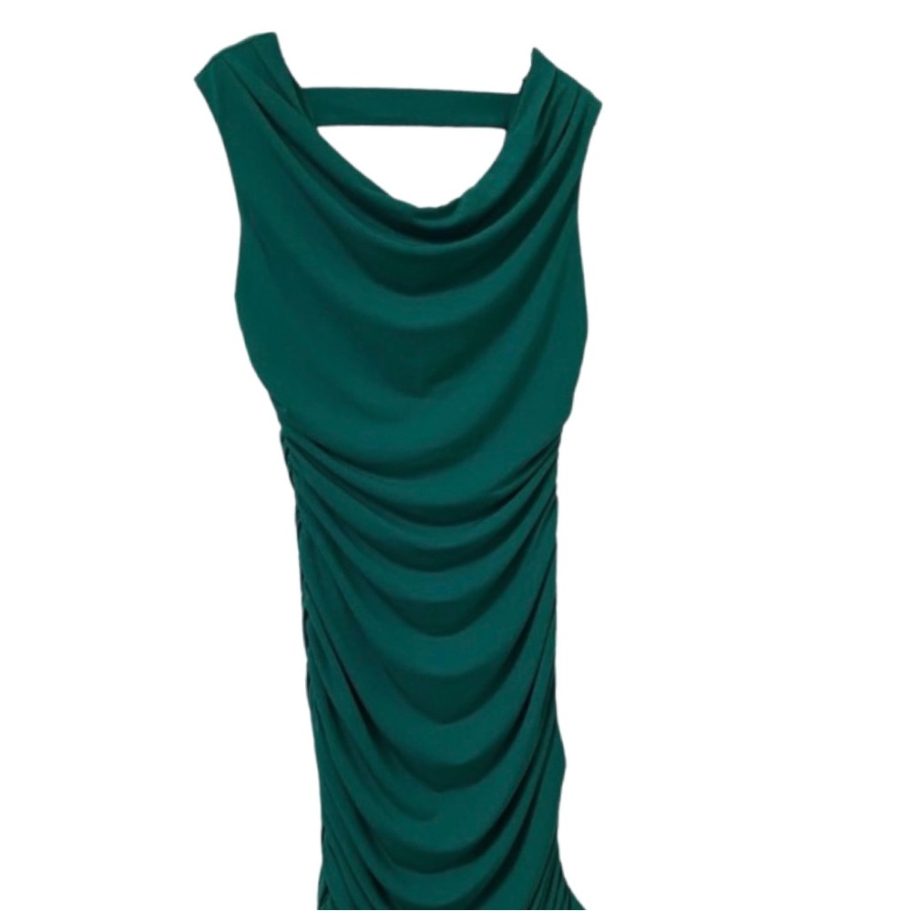 Sweet Storm green body con dress w/ ruching. XS.